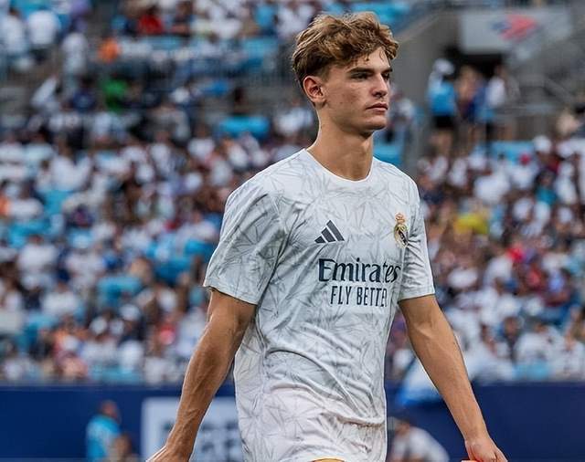 上名列前茅 上名列前茅