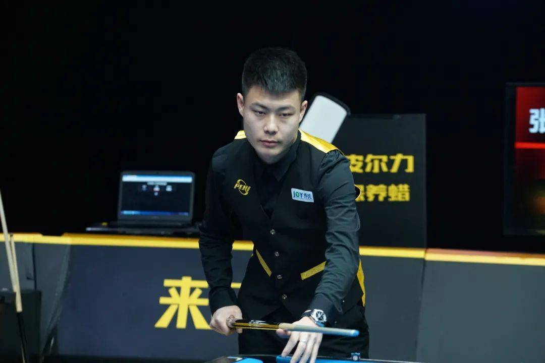 一名年轻的 一名年轻的