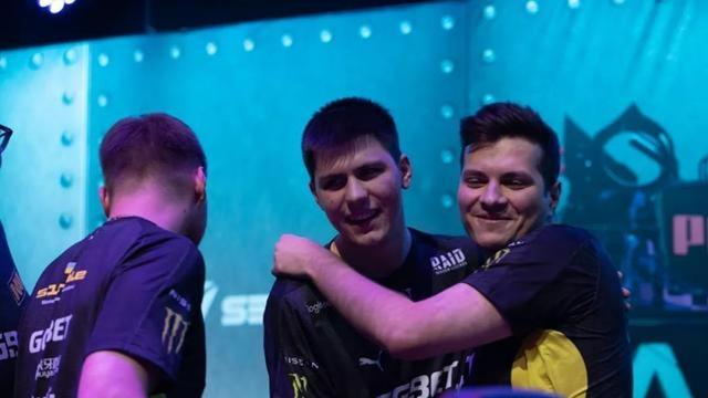 签约并快速 签约并快速